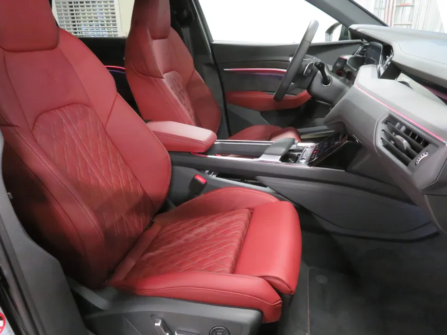 aa Audi e-tron S Sportback quattro 370kW