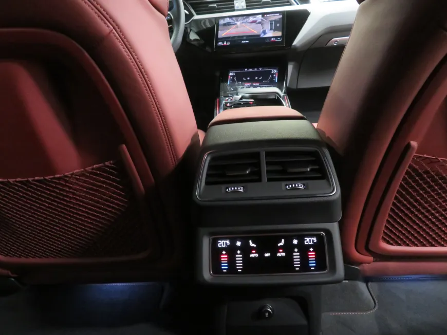 aa Audi e-tron S Sportback quattro 370kW