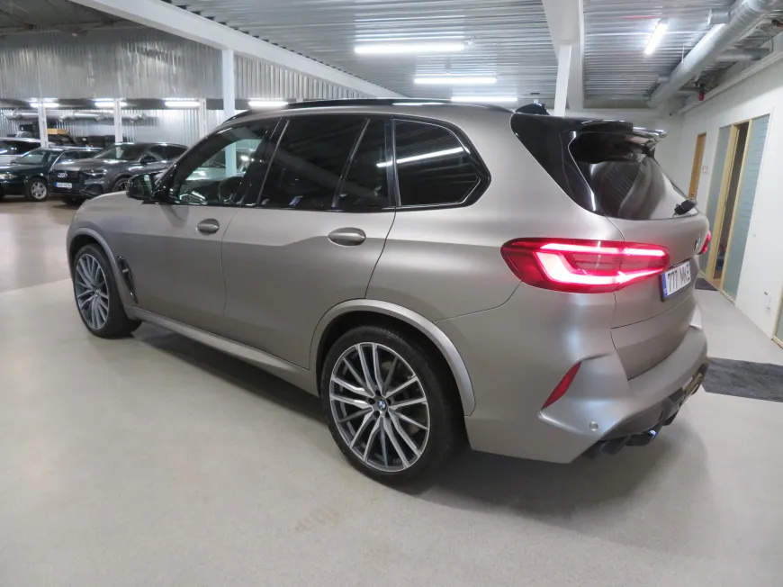 aa BMW X5 M50d