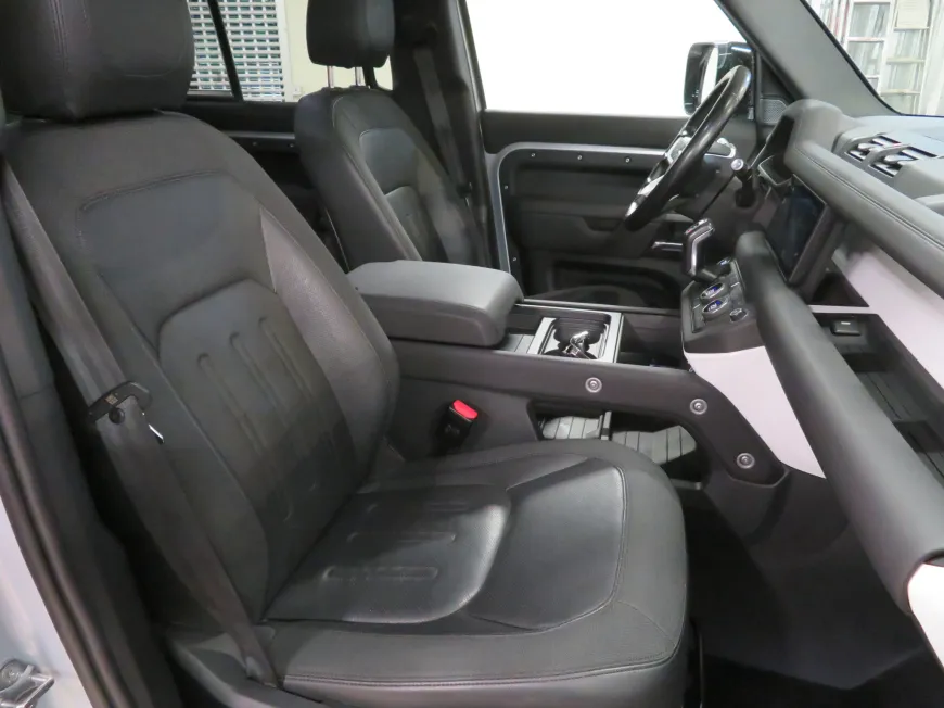 aa Land Rover Defender 110 400PS