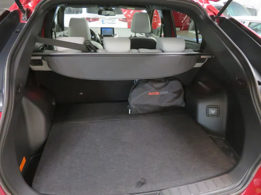 aa Mitsubishi Eclipse Cross 4WD pistikhübriid